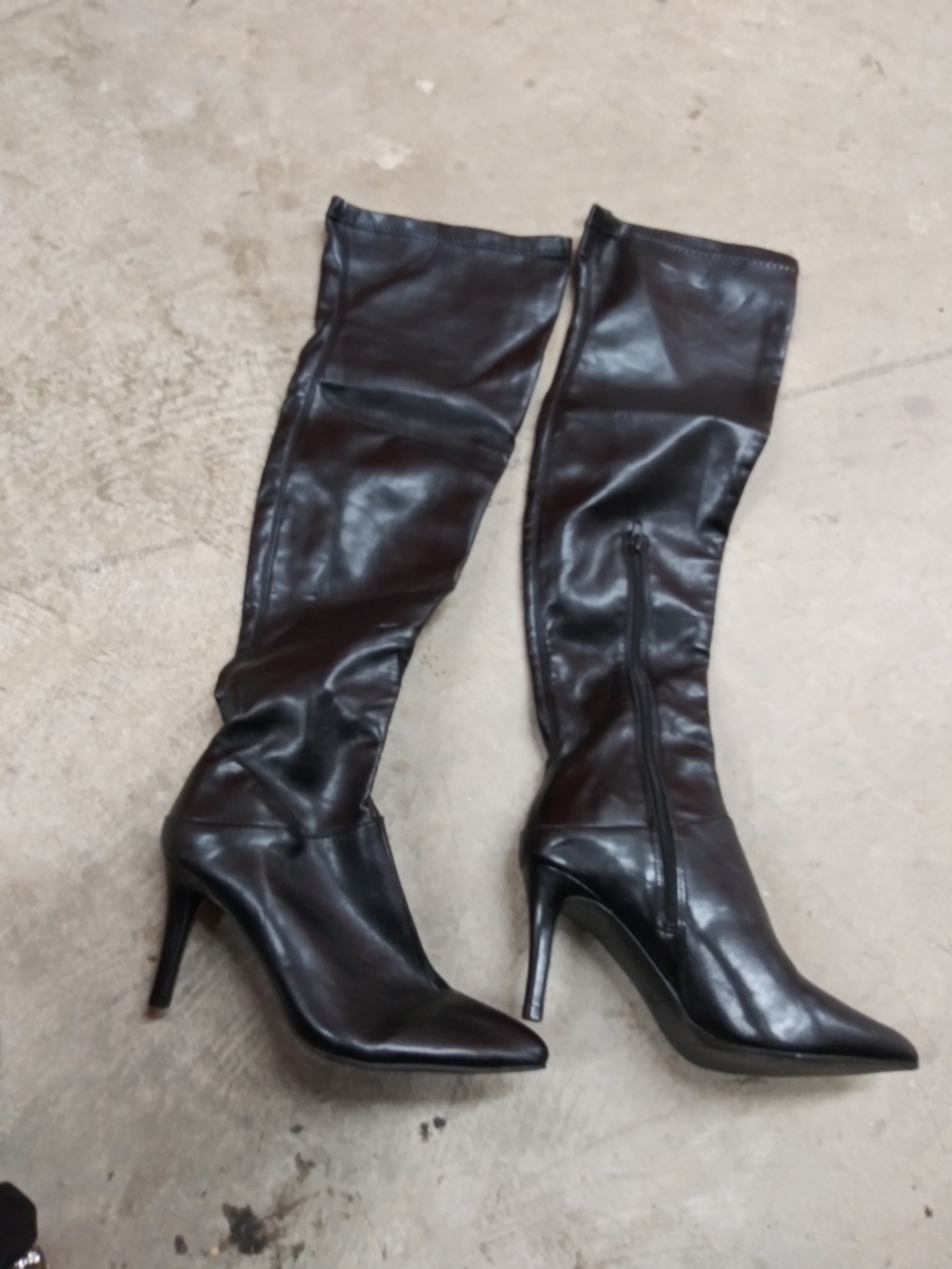 Black Over-the-Knee Pointed-Toe Stiletto Boots
